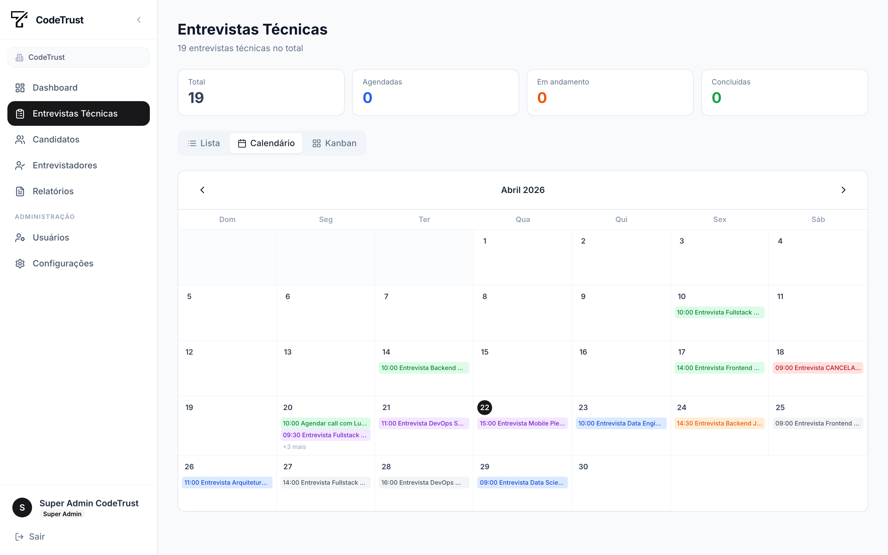 Calendário mensal com entrevistas distribuídas por dia